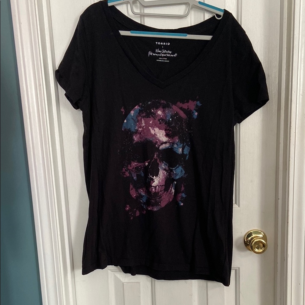Torrid Black Skull Graphic Women's Top size 1